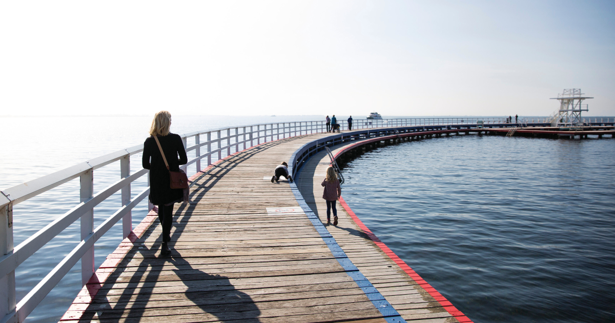 Geelong walks: Eastern Beach to Rippleside 
Photo: Visit Victoria Geelong and the Bellarine